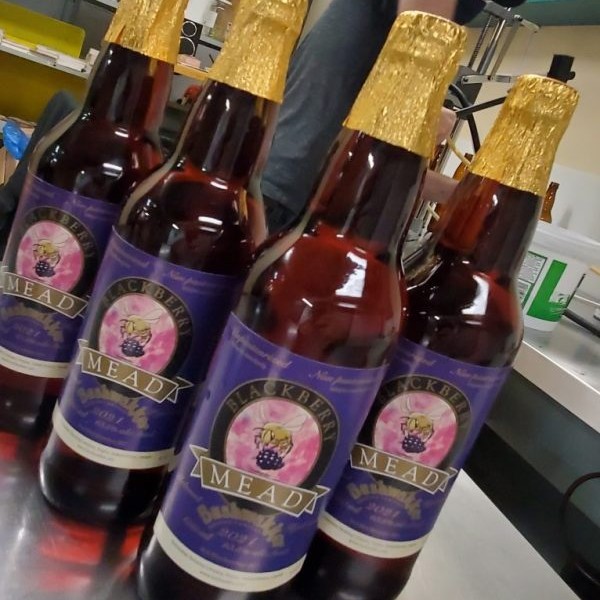 Bushwakker Brewpub Opens Pre-Ordering for 2021 Vintage of Blackberry Mead